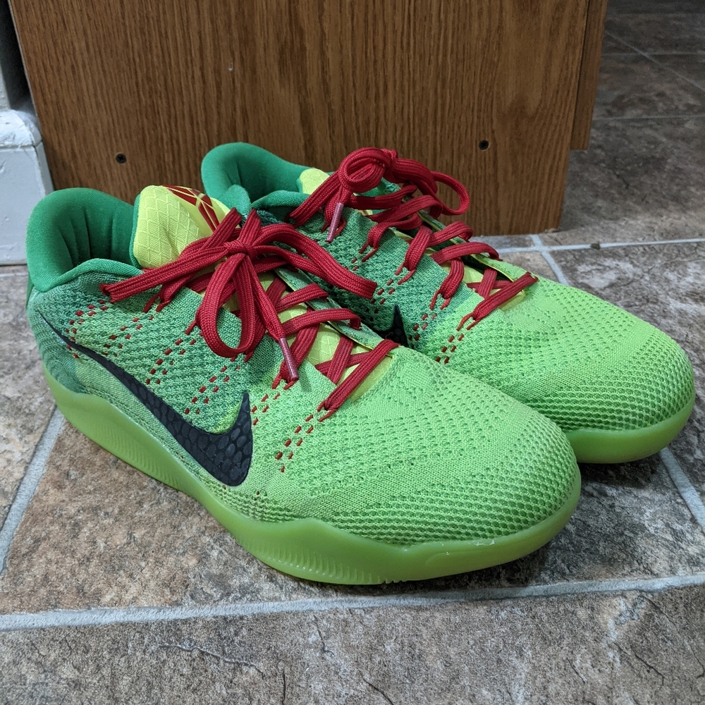 Nike Kobe Flyknit Grinch size 10